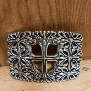 Eliot Rhodes belt buckle
